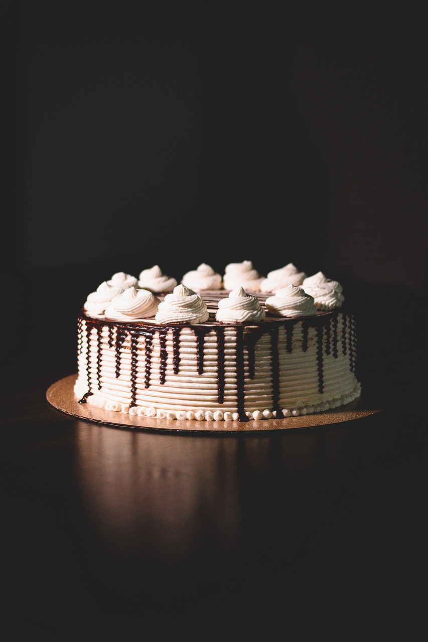 cake, dessert, icing, happy birthday, frosting, cake decoration, bithday cake, cake frosting, bakery, bake, delicious, sweet, tasty, food, food photography